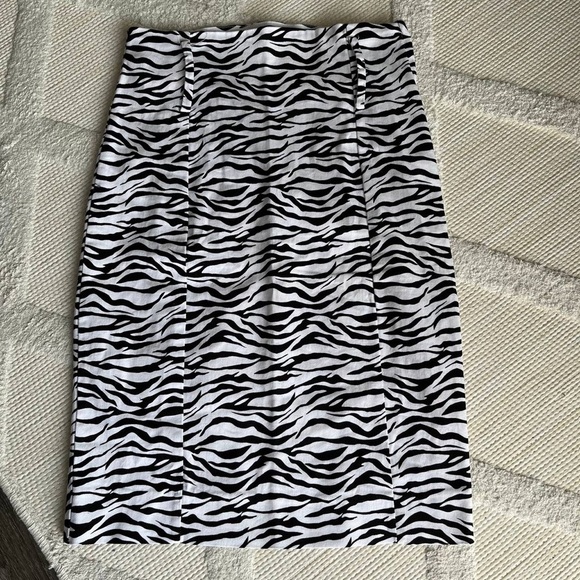 le chateau 🦓 skirt - Picture 1 of 4